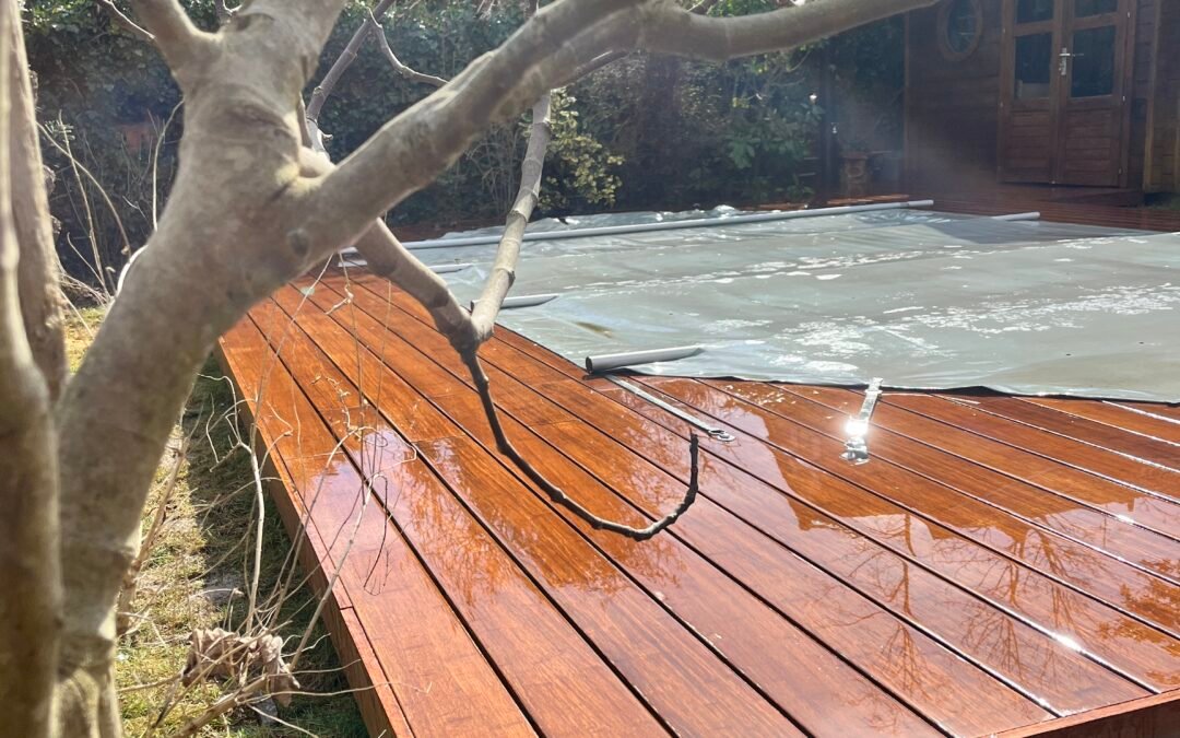 Terrasse en bois exotique à Meaux réalisée par Woodpecker Paysage en Seine-et-Marne