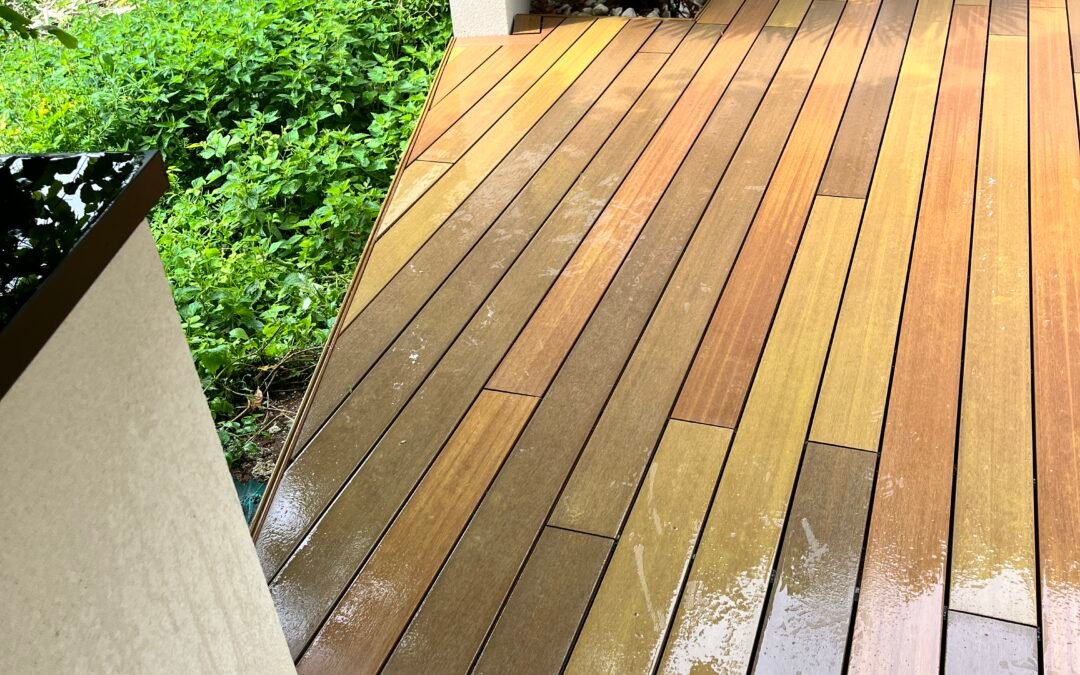Terrasse en bois exotique à Lagny-sur-Marne réalisée par Woodpecker Paysage en Seine-et-Marne