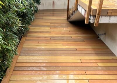 Terrasse composite Silvadec Nuances Ipé réalisée à Reims par Woodpecker Paysage