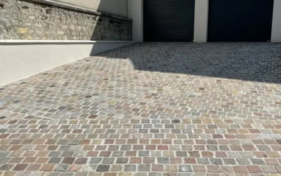 Création d’allée en pavés carrossable – Aménagement extérieur par Woodpecker Paysage