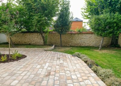 Décaissement pour pose de pavés en Seine-et-Marne avec mini-pelle