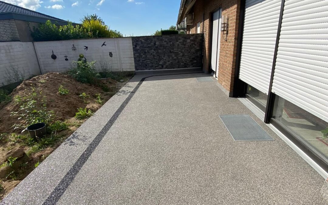 Chantier de moquette de pierre en cours à Lagny-sur-Marne en Seine-et-Marne