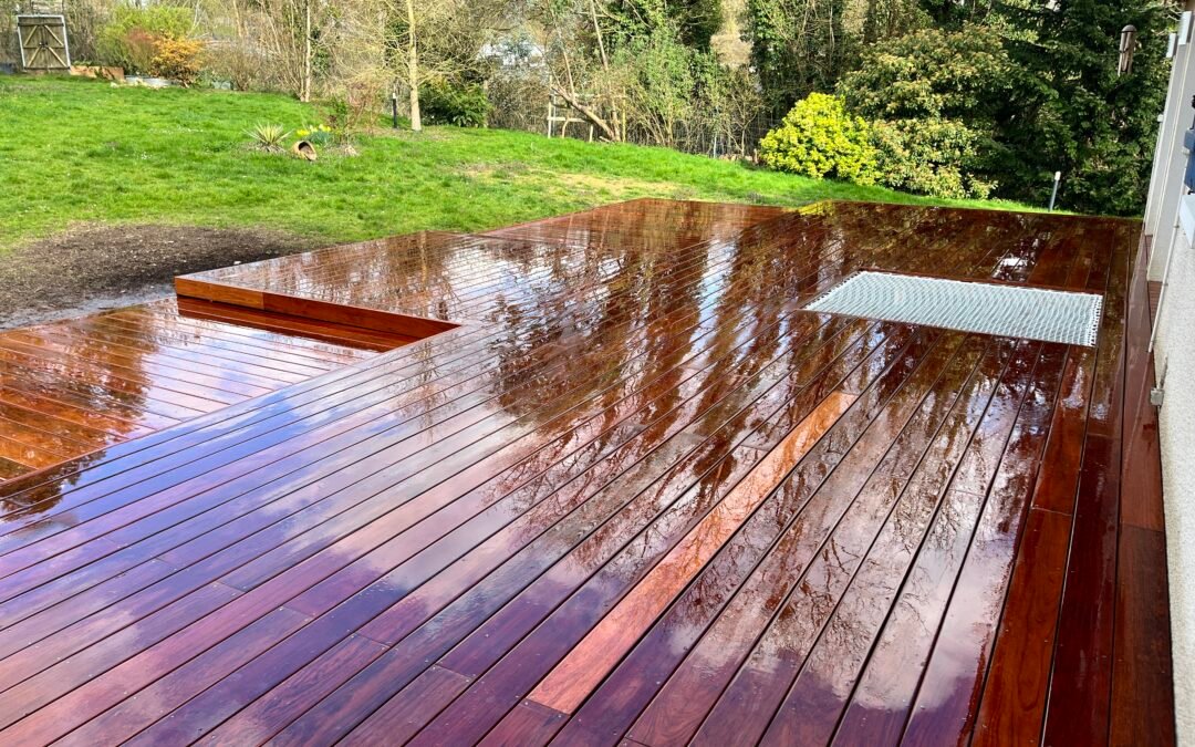 Terrasse bois et composite haut de gamme réalisée à Reims par Woodpecker Paysage